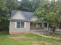 Building Photo - Bright 3 Bedroom Home with Basement, Backyard, and Garage