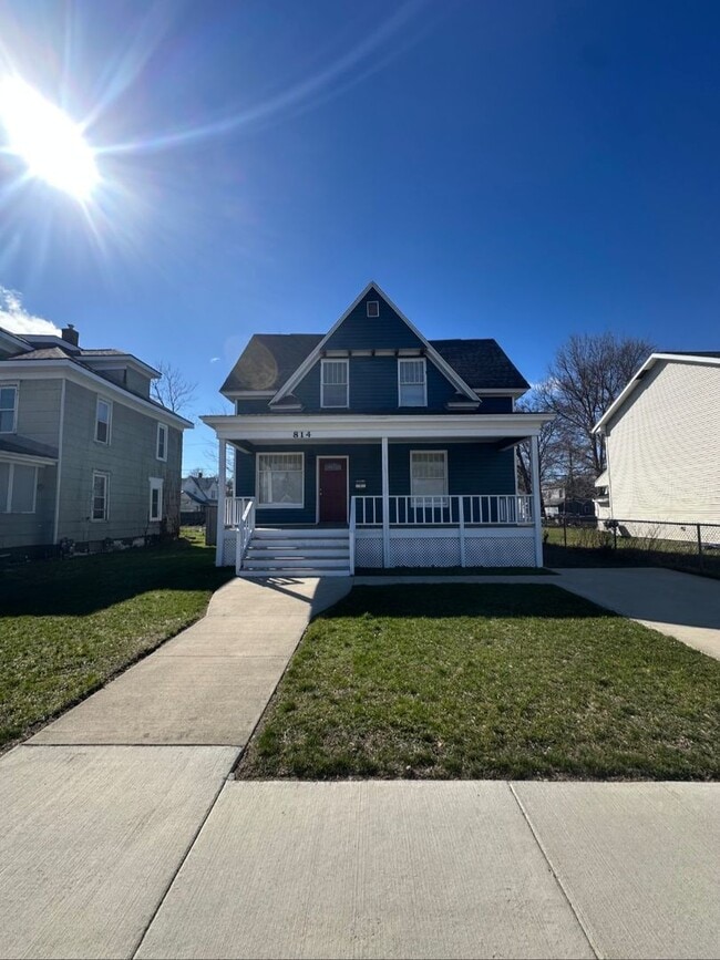 Building Photo - Updated 4-Bedroom, 2-Bath Home in Benton Harbor