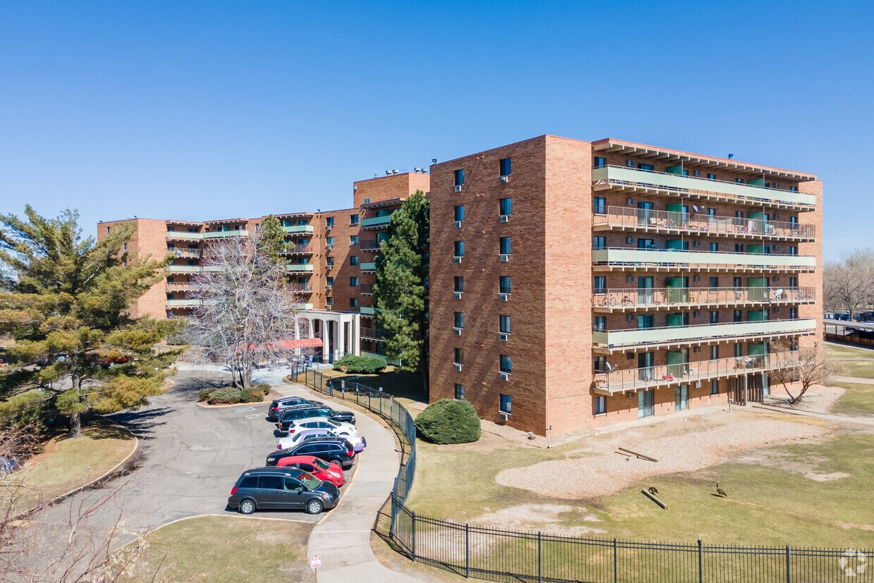 Twin Lake Towers Apartments Denver