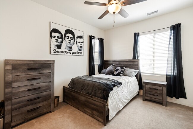 Building Photo - 4846 S Monarch Pl