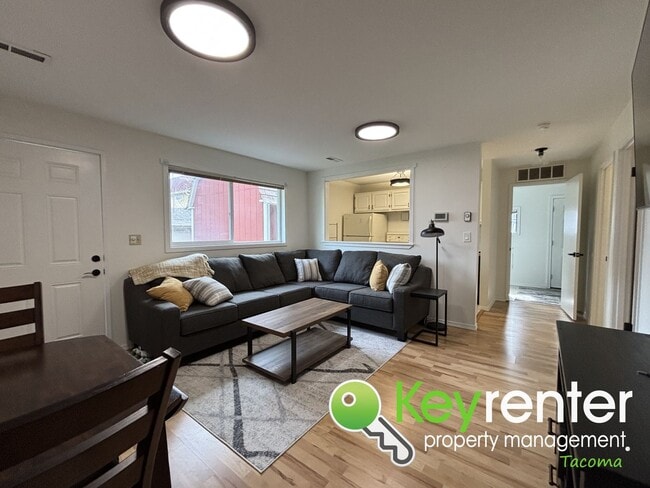 Building Photo - Classic north Tacoma neighborhood ADU unit with character!