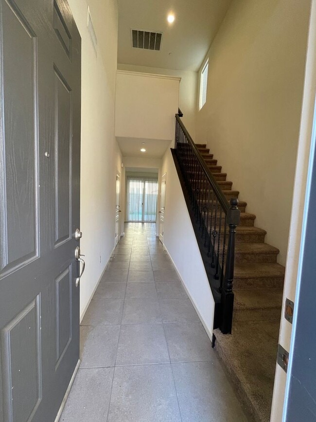Building Photo - Summer Special $200 Off 1st Month Rent!!!