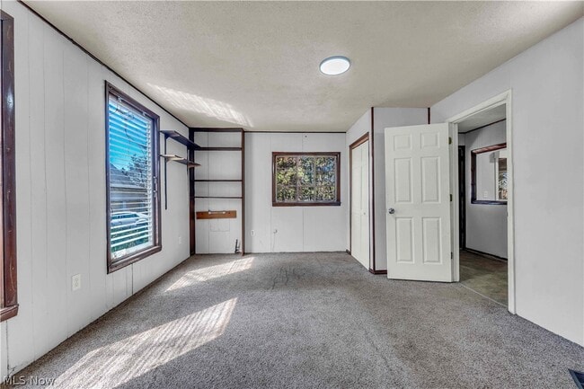 Building Photo - 2150 Glenridge Rd