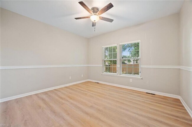 Building Photo - 318 W 31st St