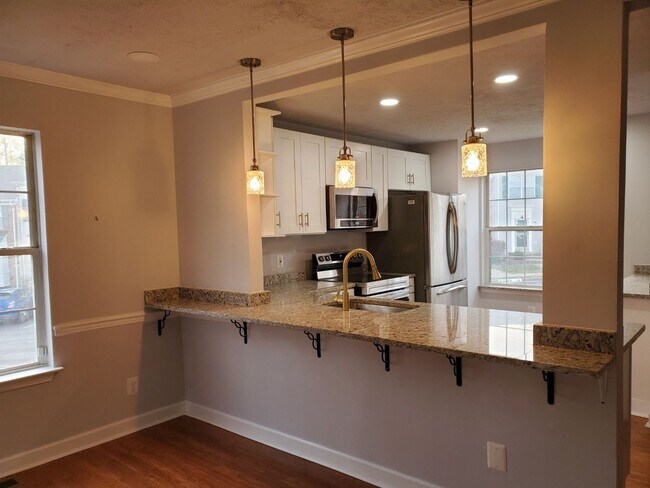 Building Photo - 211 Sterling Ct