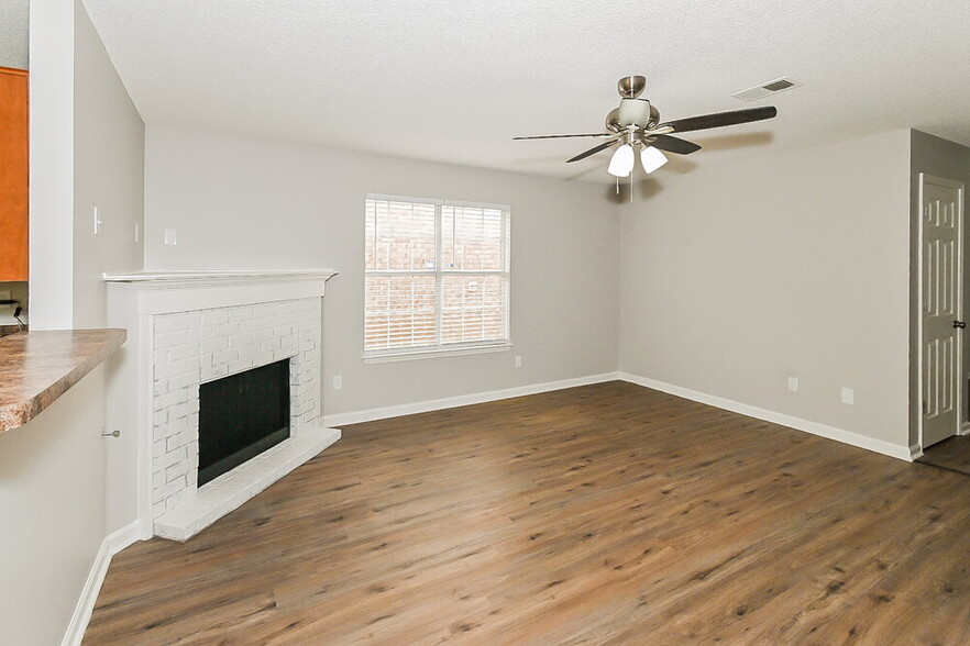 Building Photo - 6844 Kamali Ave