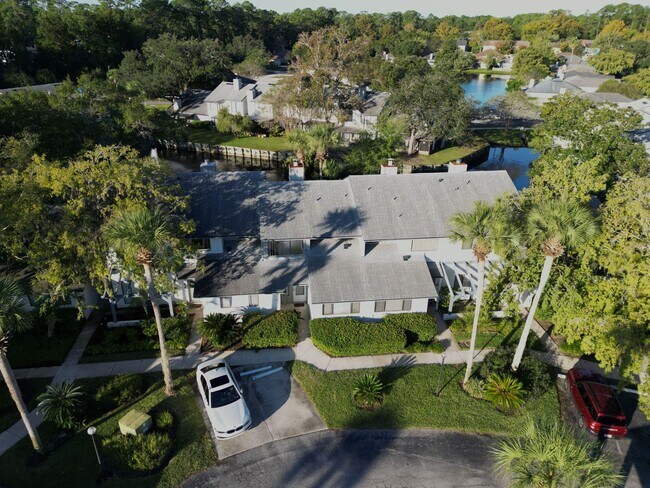 Building Photo - Furnished Unit in Fountain Gate Condo Association!