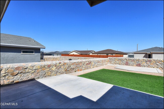 Building Photo - 14557 Faxon Yucca