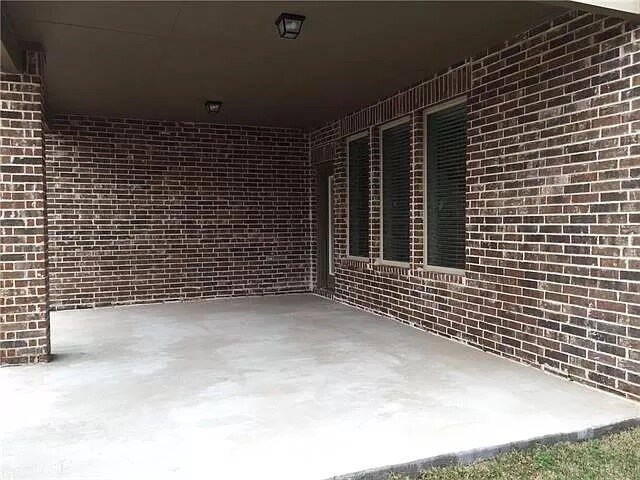 Building Photo - 241 Dragonfly Dr
