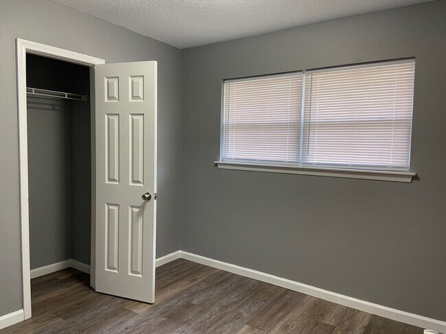 Building Photo - 101 Blaylock St