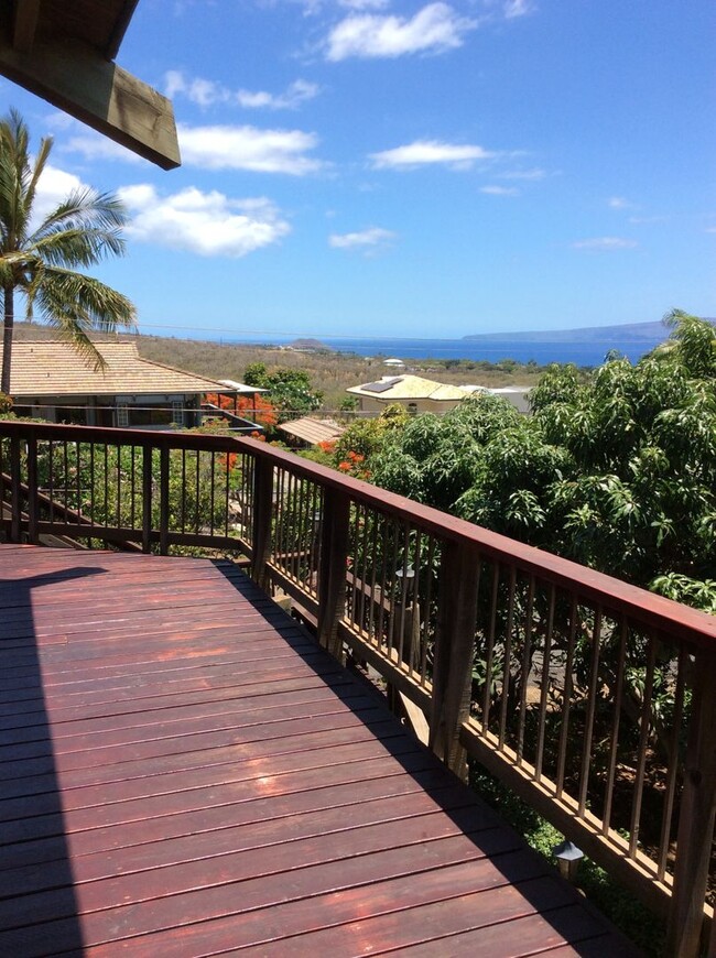 Building Photo - Very private, gated, mostly furnished Maui...