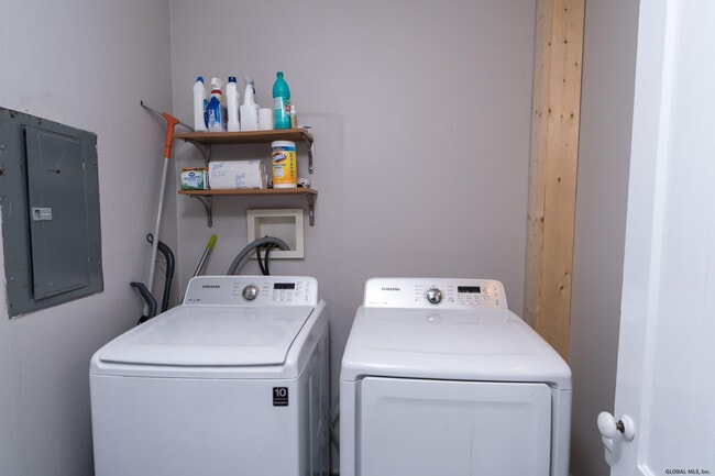 Building Photo - 279.5 Hudson Ave