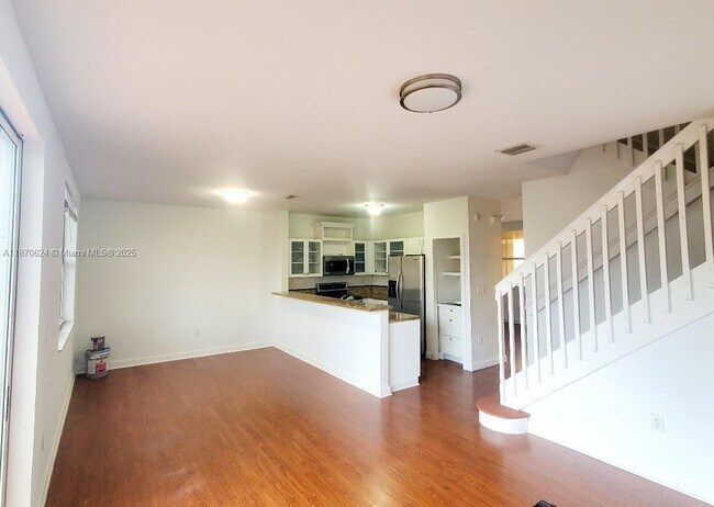 Primary Photo - 1030 NE 41st Pl