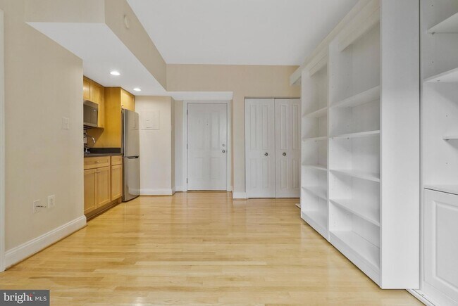 Building Photo - 1701 16th St NW