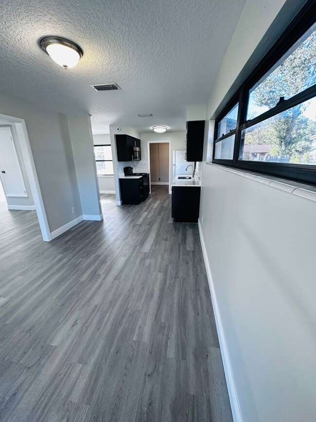 Building Photo - 1076 Hermosa Dr