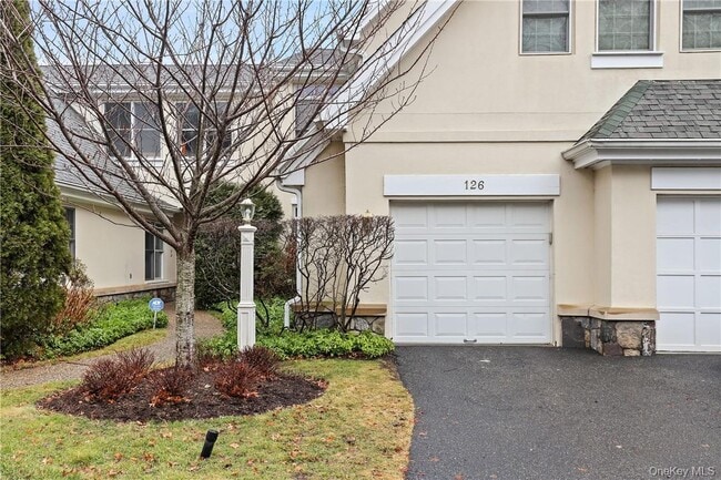 Building Photo - 126 Doral Greens Dr W