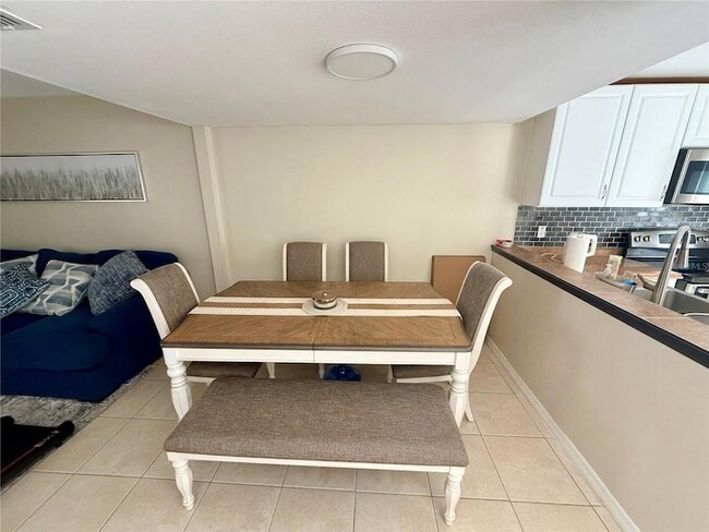 Building Photo - 10053 Lake Oak Cir