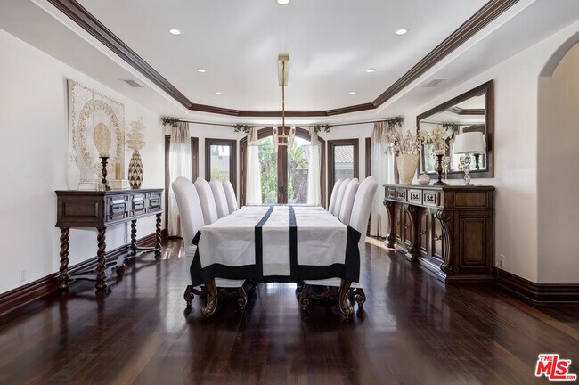 Building Photo - 6127 Rhodes Ave