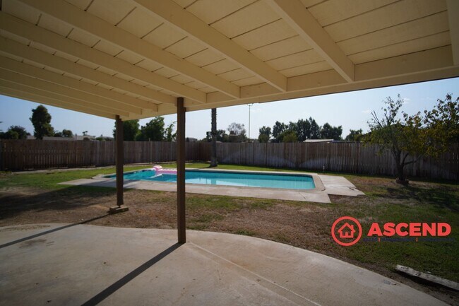 Building Photo - 3 Bed / 2 Bath Home on 2 Acres of Cattle L...