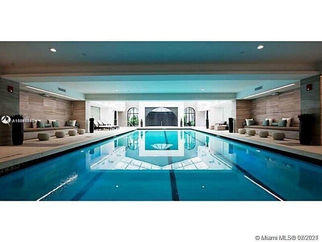 Building Photo - 2000 Island Blvd