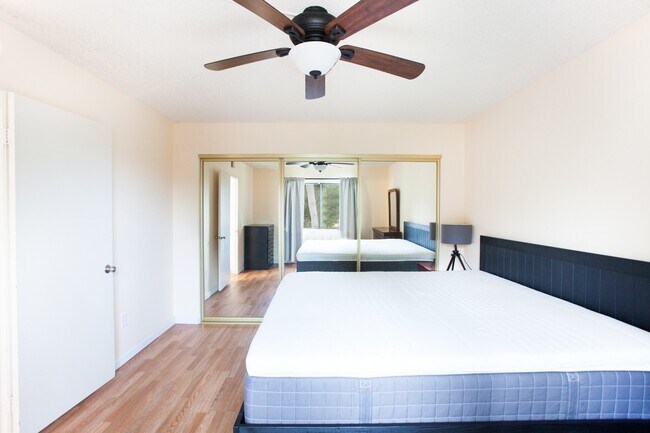 Building Photo - Furnished Condo in Desirable Community in ...