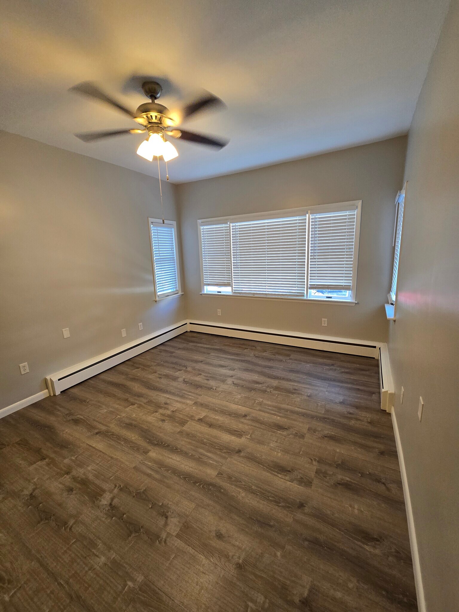 Main Bedroom - 200 Windsor St