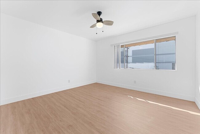 Building Photo - 719 N Eucalyptus Ave