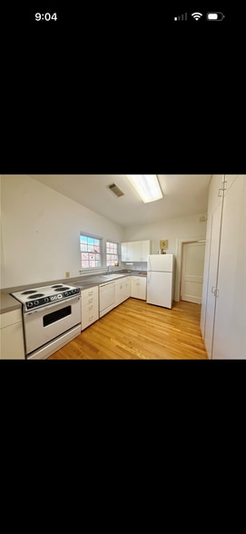 Building Photo - 244 Payne St