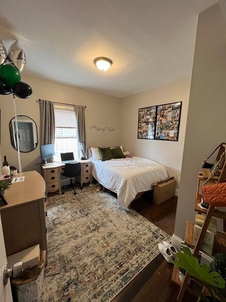 Building Photo - 209 E Cottage St