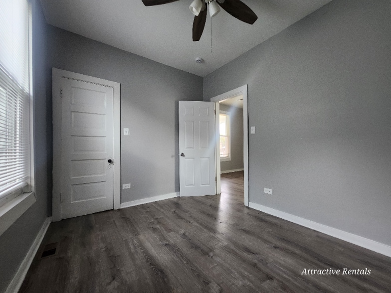 Building Photo - 90 W 80th St