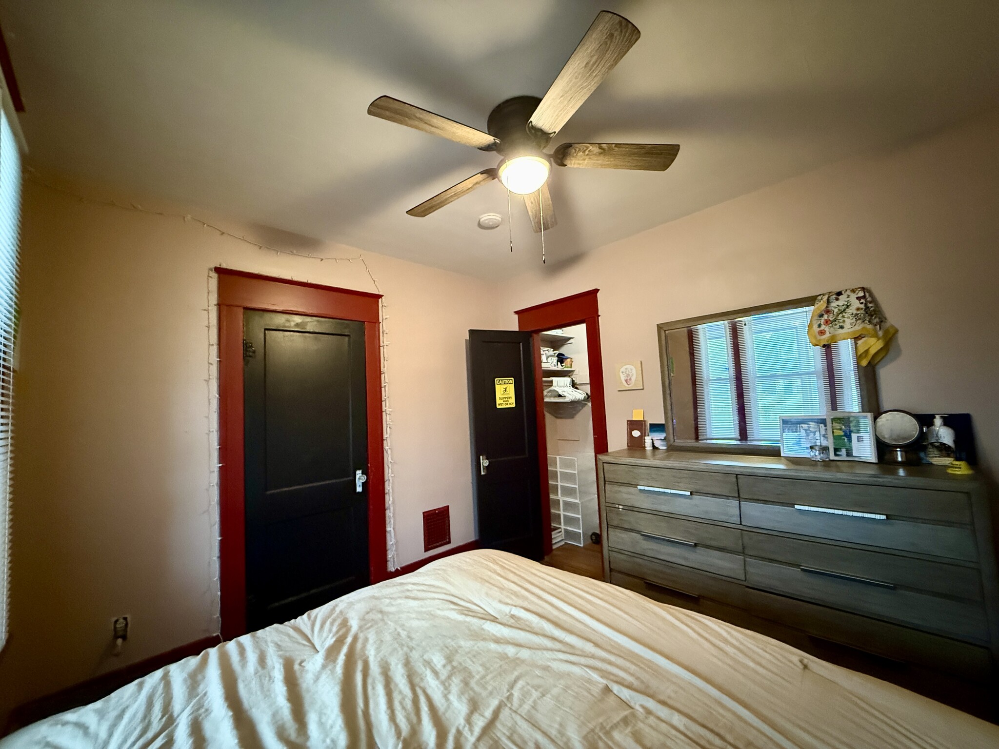 front bedroom - 1005 Kellogg Ave