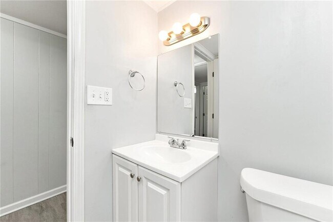 Building Photo - 508 Landers St