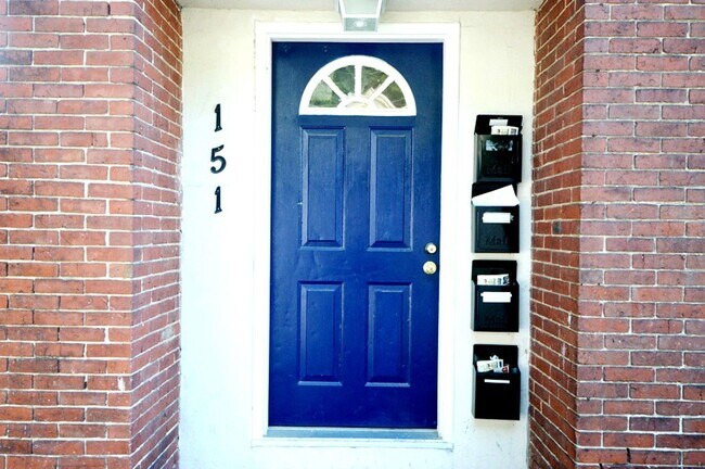 Building Photo - 151 Mechanic St