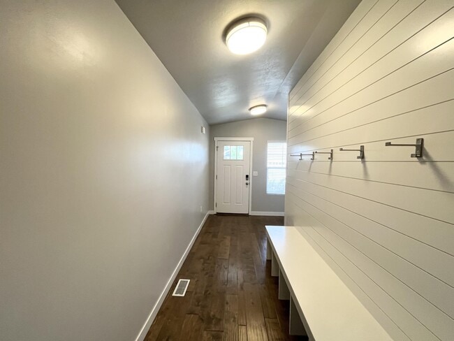 Building Photo - 621 Koins Way