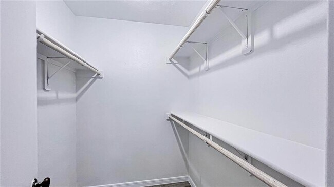 Building Photo - 16822 Macleish Dr