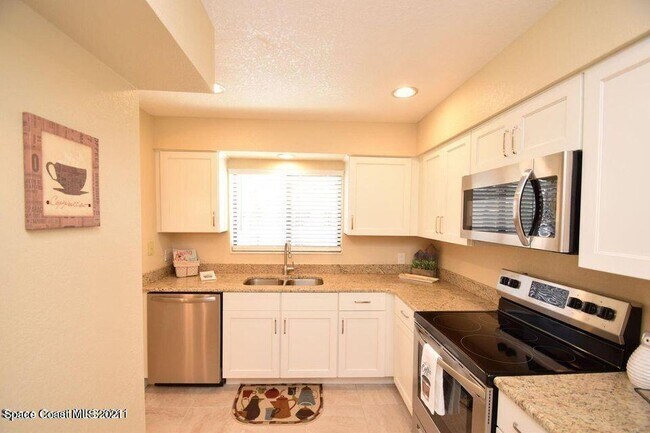 Building Photo - 670 Cedar Side Cir NE