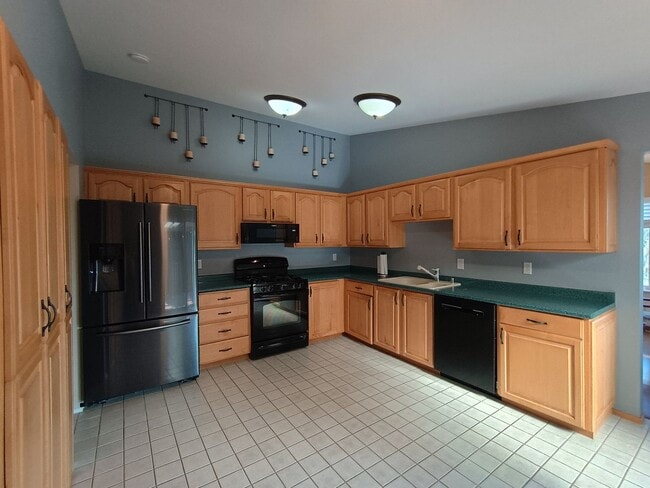 Building Photo - Elegant Home with Captivating Sound Views
