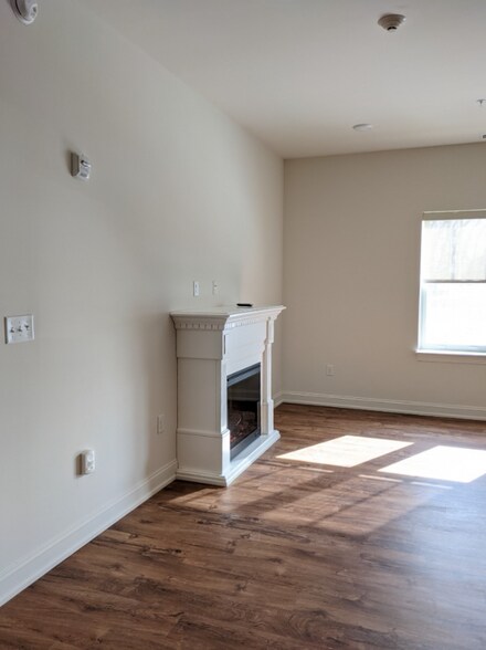 Building Photo - 591 Terrace Blvd