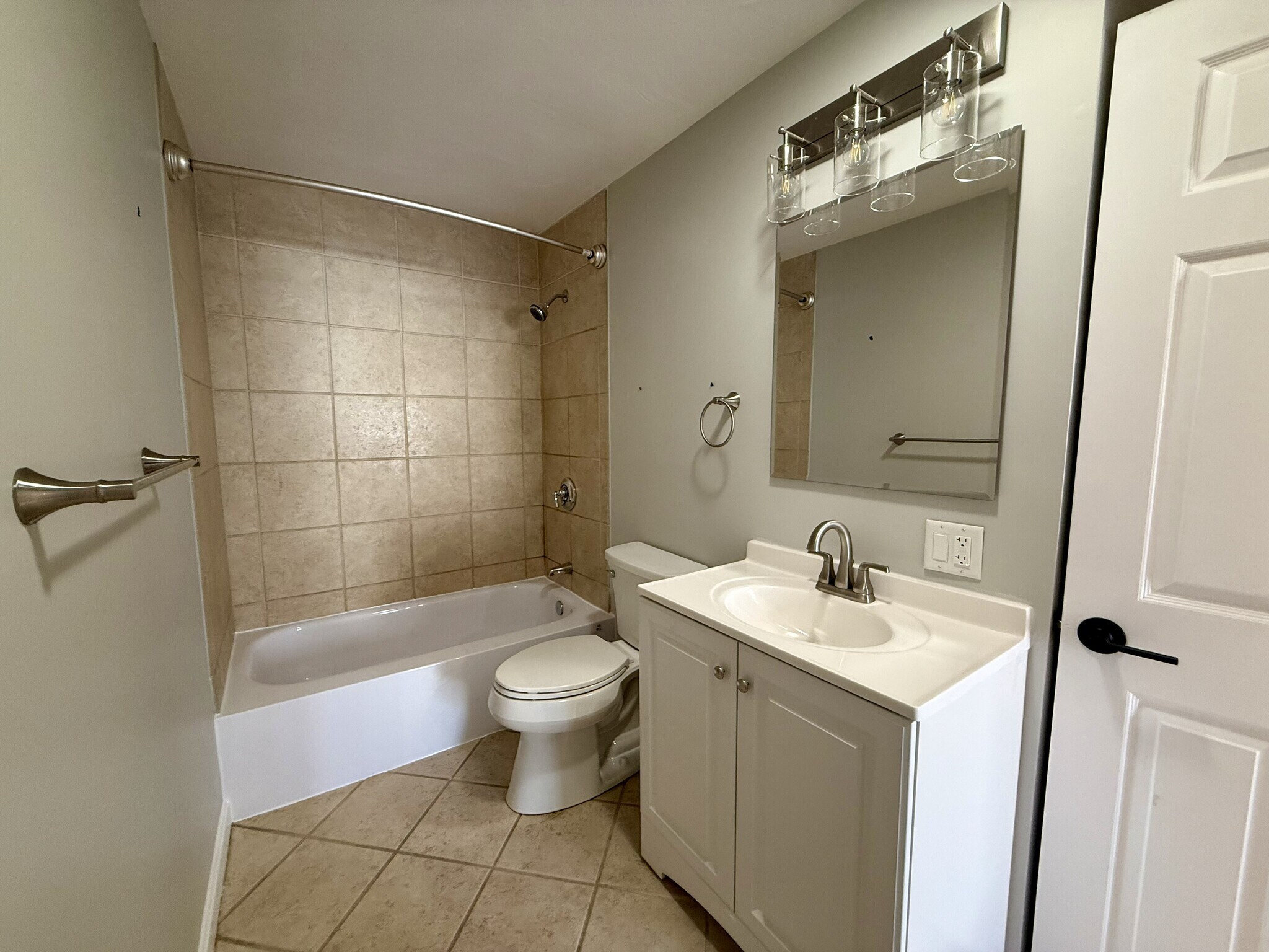 Building Photo - 5 Washington St