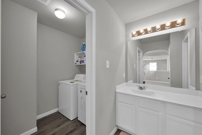 Building Photo - 2267 Raider Dr