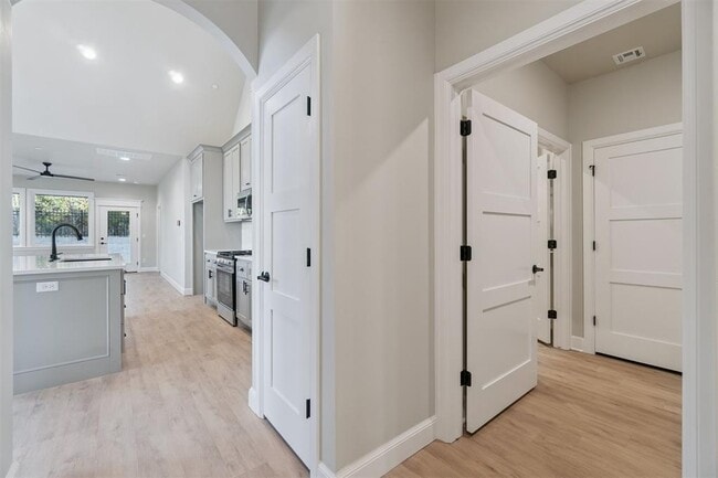 Building Photo - 4212 Abbey Pk Dr