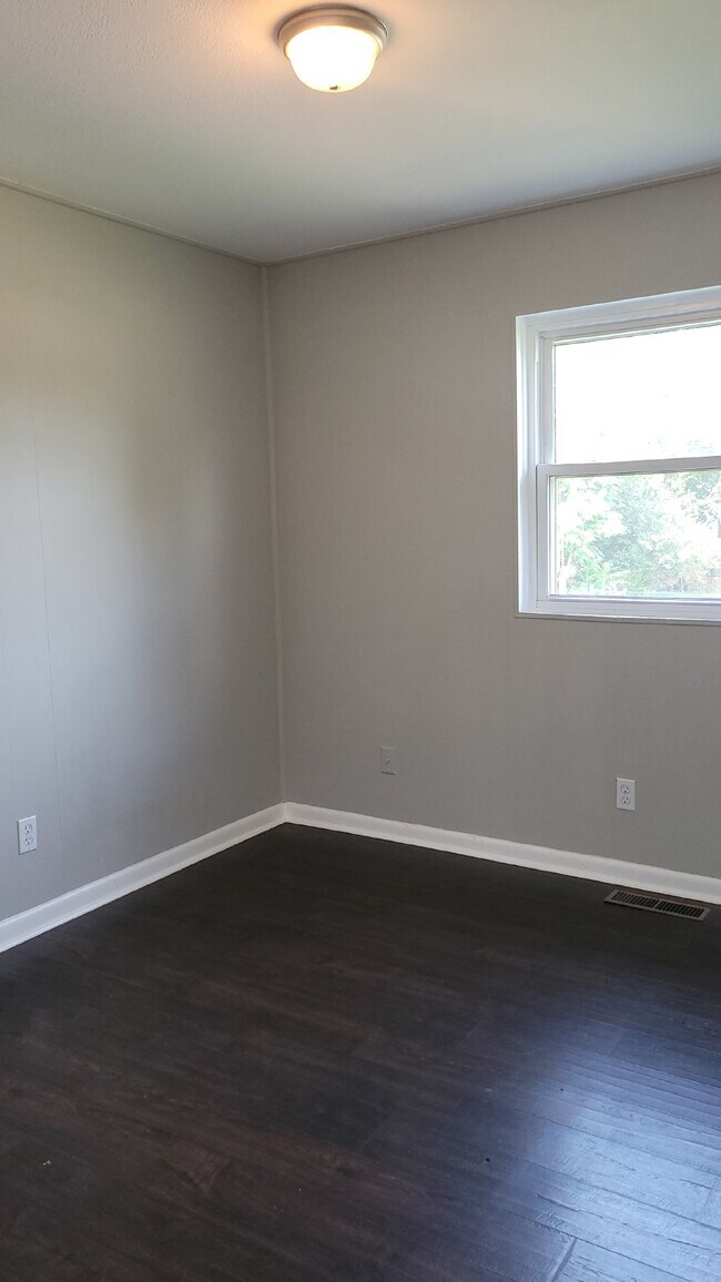 Building Photo - Beautiful  & Charming 4-Bedroom Home with ...
