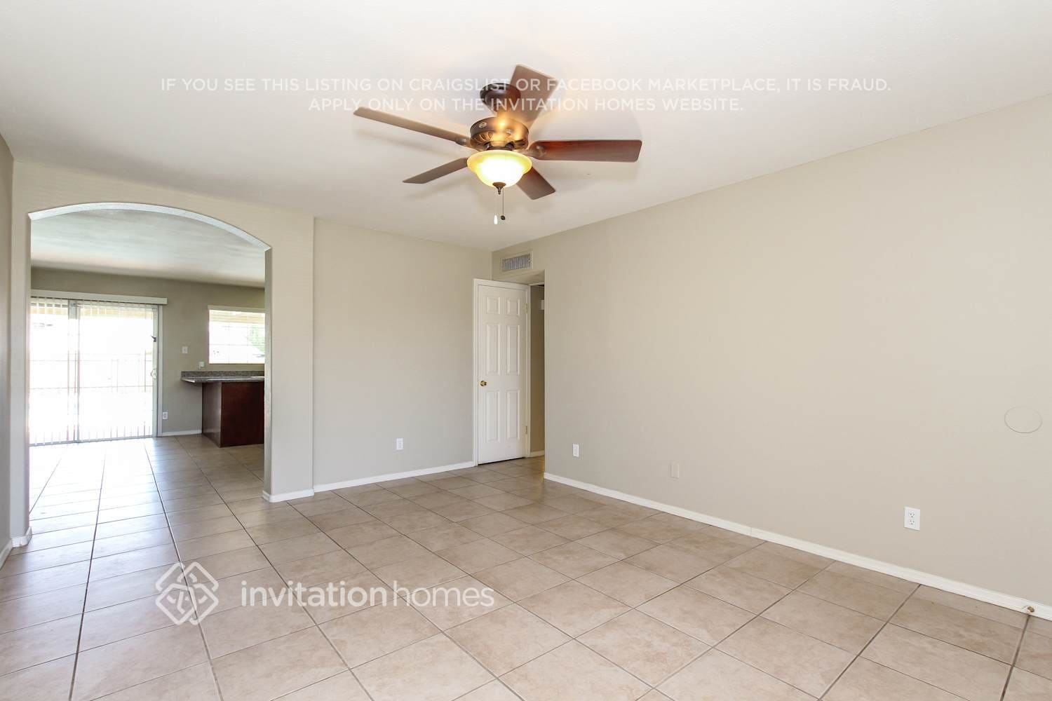 Building Photo - 2837 W Grovers Ave