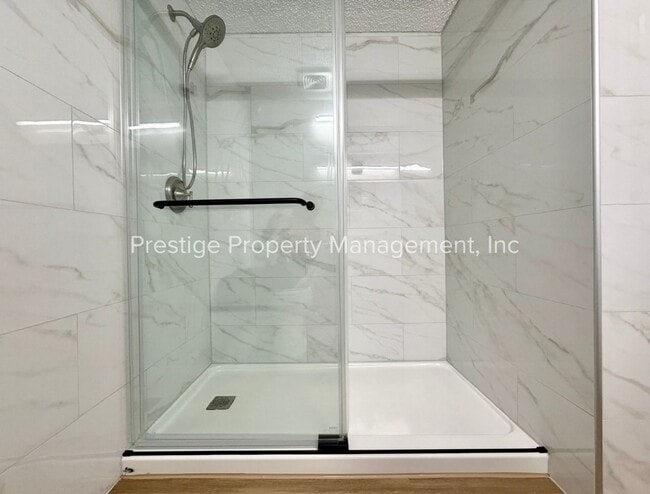 Building Photo - 6331 N Barcelona Ct