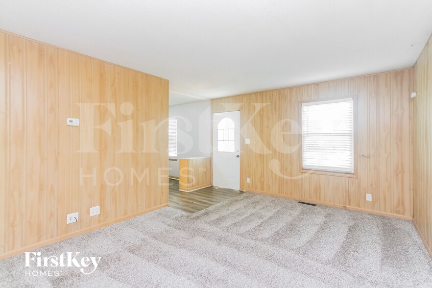 Building Photo - 1281 Tree Top Ln