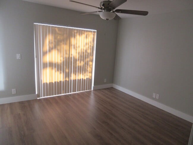 Building Photo - 401 Cypress Wy