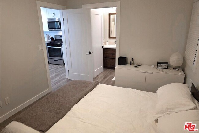 Building Photo - 4744 Haskell Ave