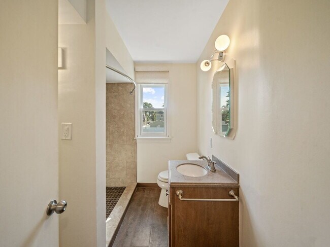 Building Photo - 361 Bryant Ave