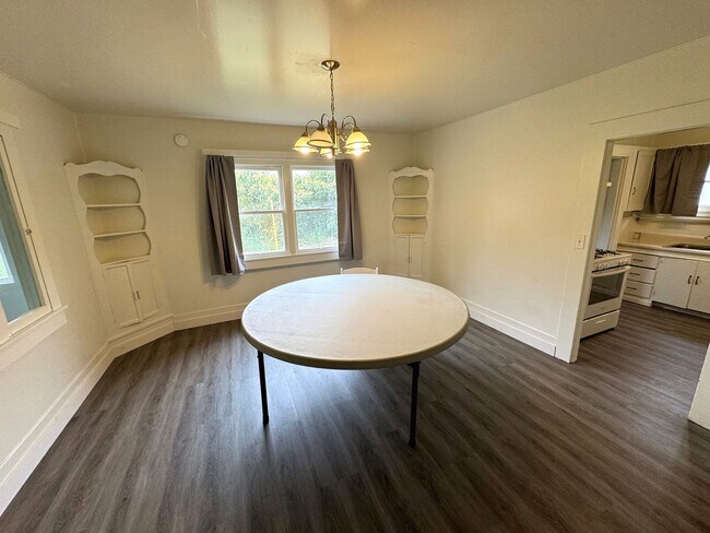 Building Photo - Quiet Fillmore Living