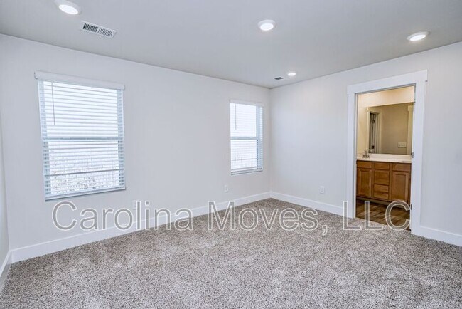 Building Photo - 603 Purteview Pl